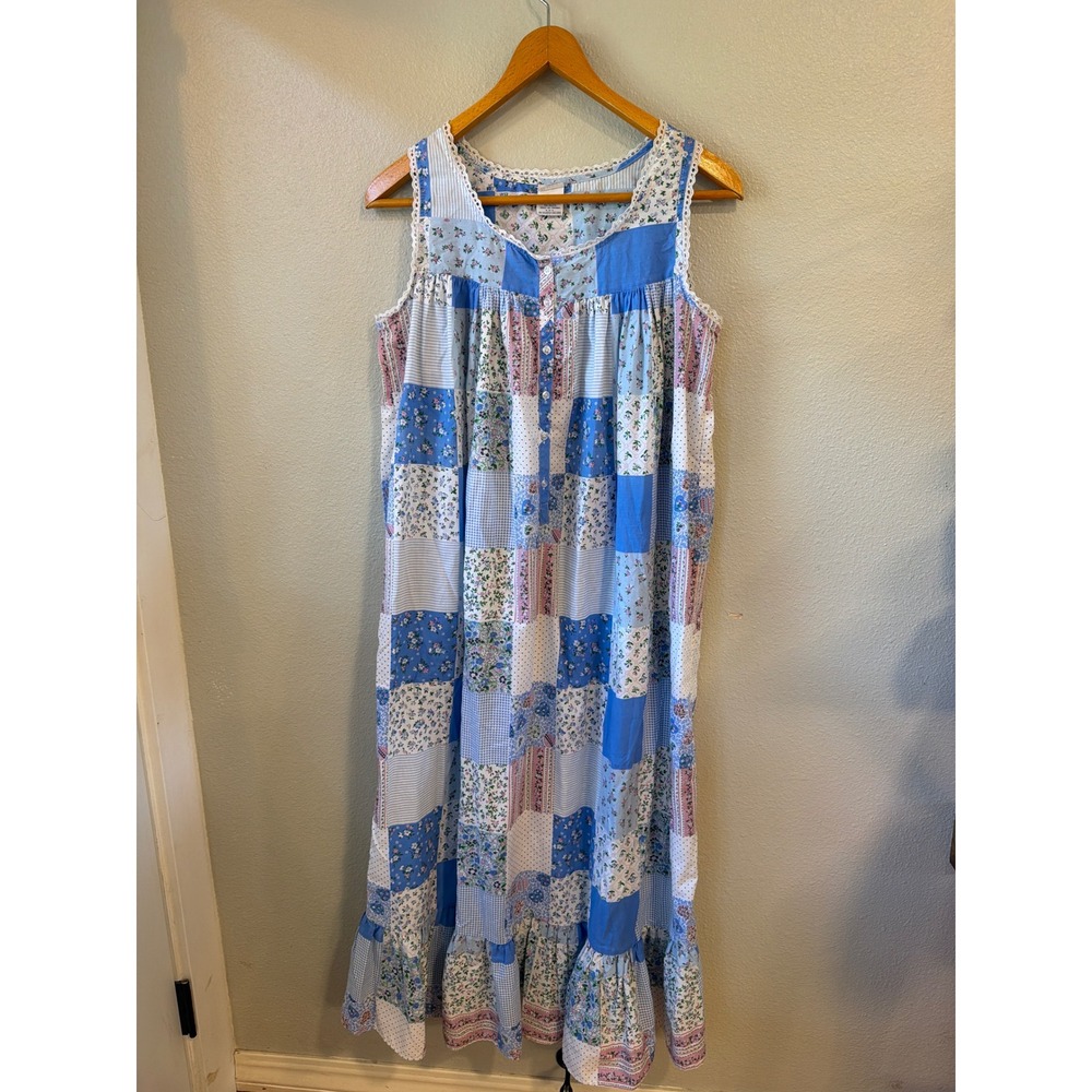 Vintage Patchwork Floral Nightgown Women Sm Blue Pink Eyelet Lace Trim Prairie